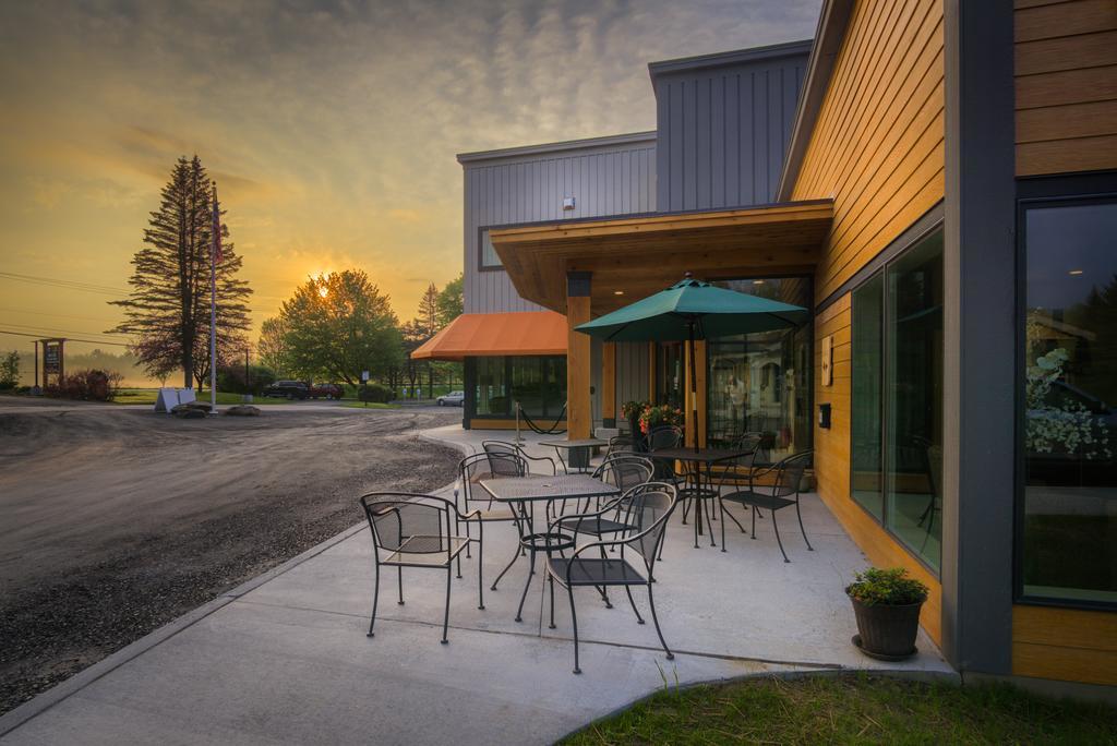 Sun & Ski Inn And Suites Stowe Kültér fotó
